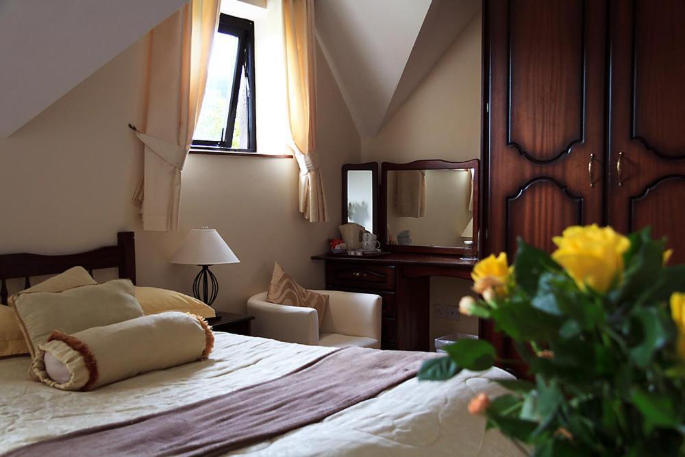 Woodview Lodge B&B Breaffy ภายนอก รูปภาพ